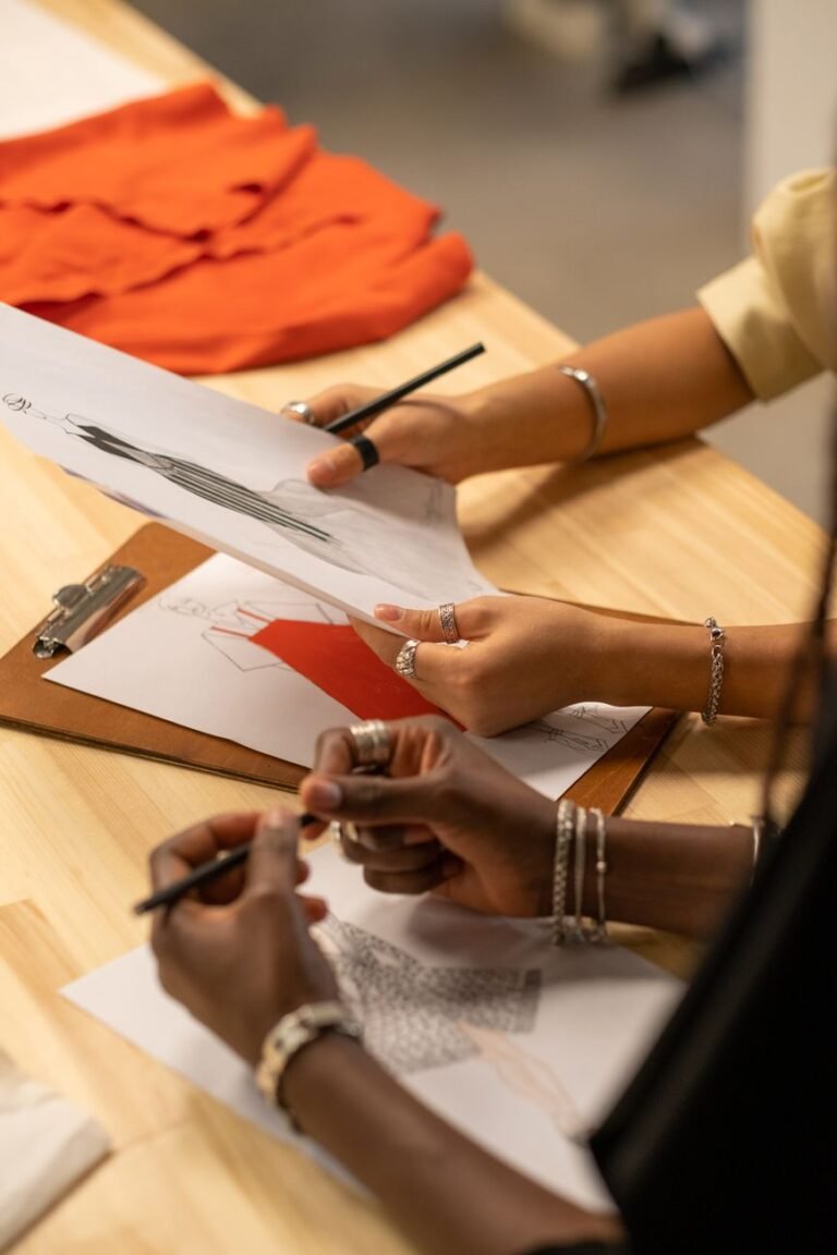 The Ultimate Guide to Sourcing Custom Streetwear and Activewear Manufacturing